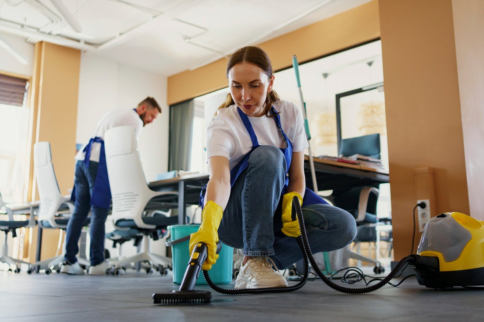 Voorkom dure vervanging met professioneel vloeronderhoud